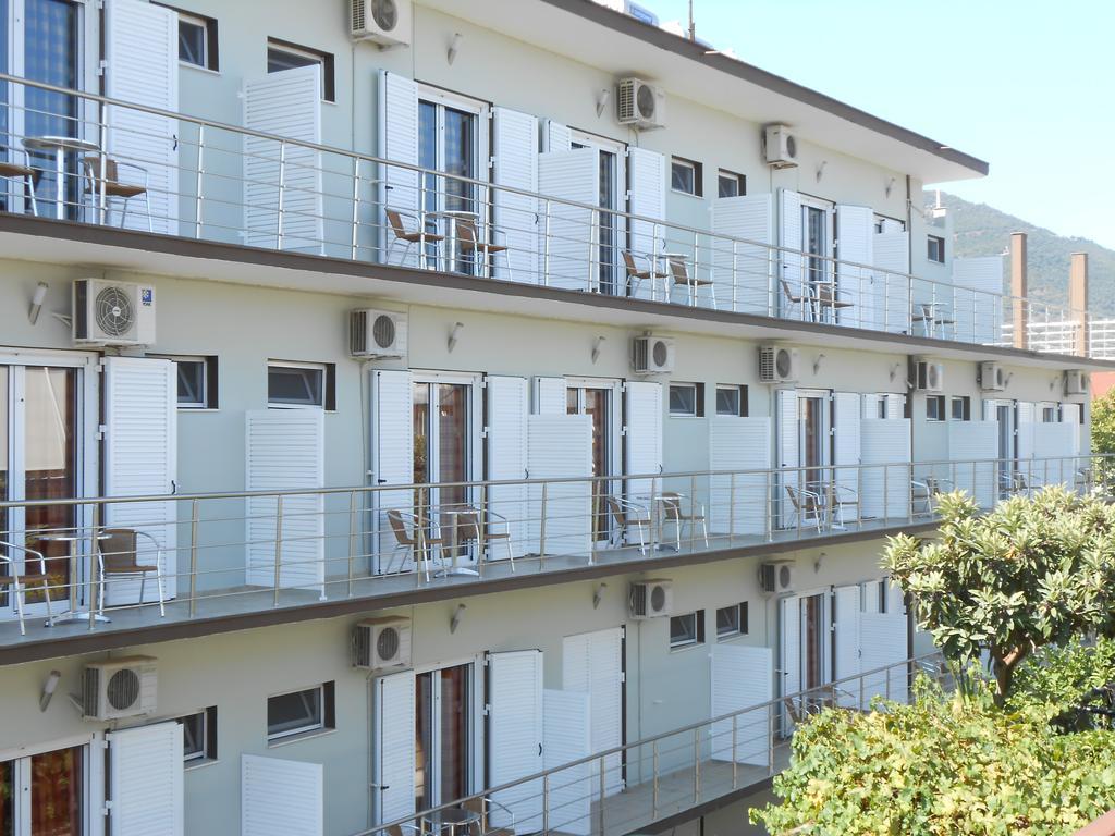Hotel Neon Astron Kamena Vourla Luaran gambar
