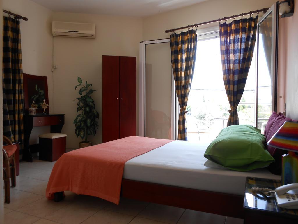 Hotel Neon Astron Kamena Vourla Bilik gambar