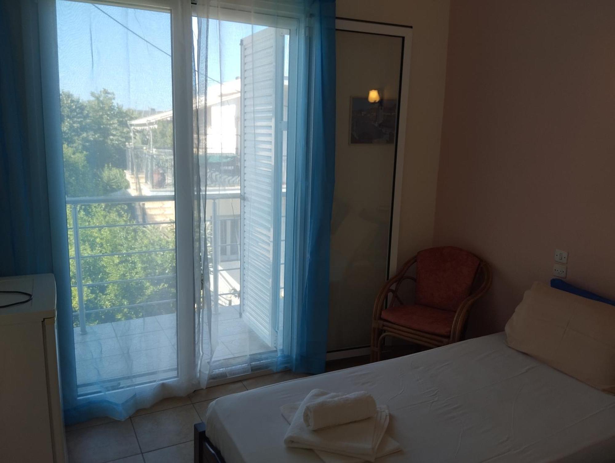Hotel Neon Astron Kamena Vourla Luaran gambar