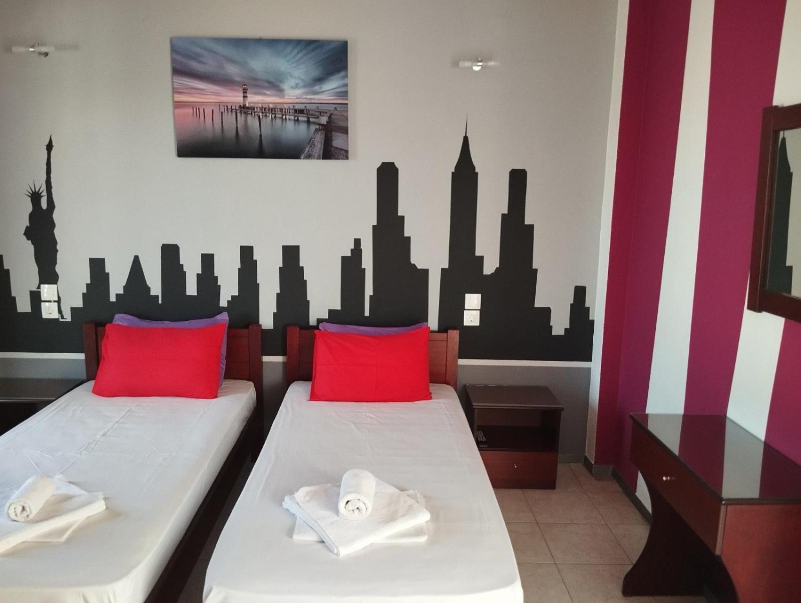 Hotel Neon Astron Kamena Vourla Luaran gambar